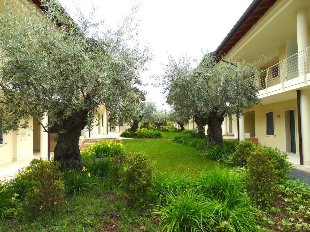 Phoenix Garda Hills Sirmione Exterior foto