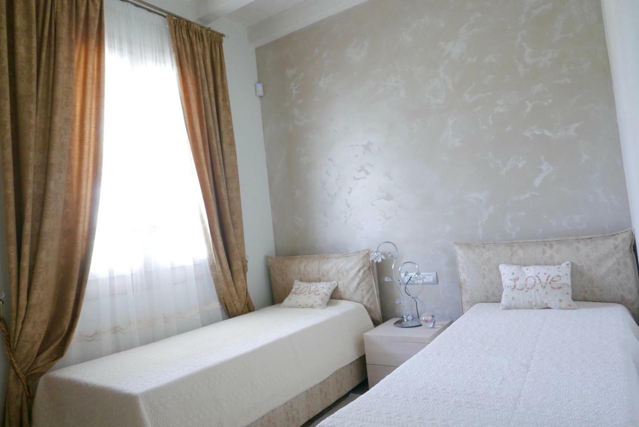 Phoenix Garda Hills Sirmione Exterior foto