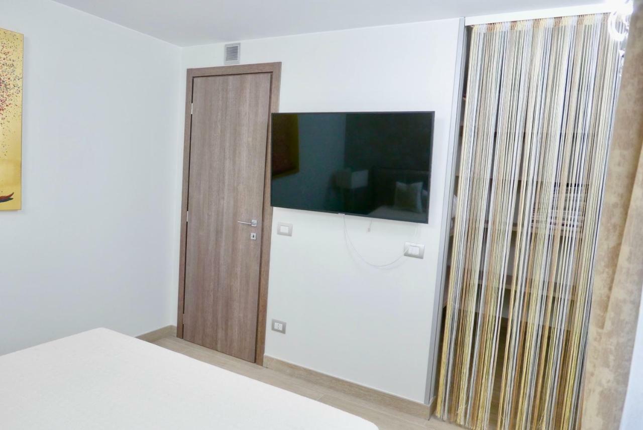Phoenix Garda Hills Sirmione Exterior foto